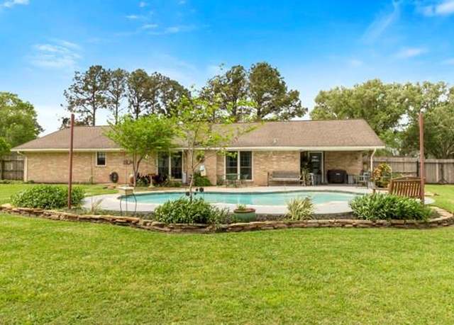 Property at 1760 County Road 965, Alvin, TX 77511, 3 beds, 2 baths