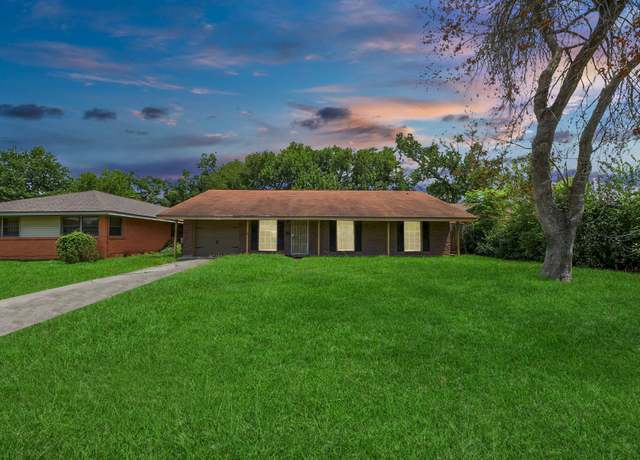 Property at 608 Lloyd Ln, Baytown, TX 77521, 3 beds, 1 bath