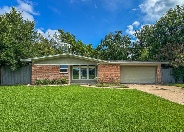 Property at 2309 Bayou Dr, League City, TX 77573, 3 beds, 2 baths