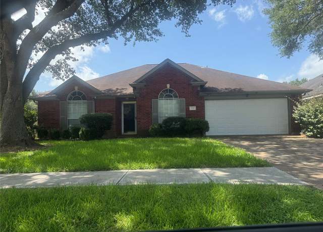 Property at 3718 Brighton Ln, Pearland, TX 77584, 3 beds, 2.5 baths