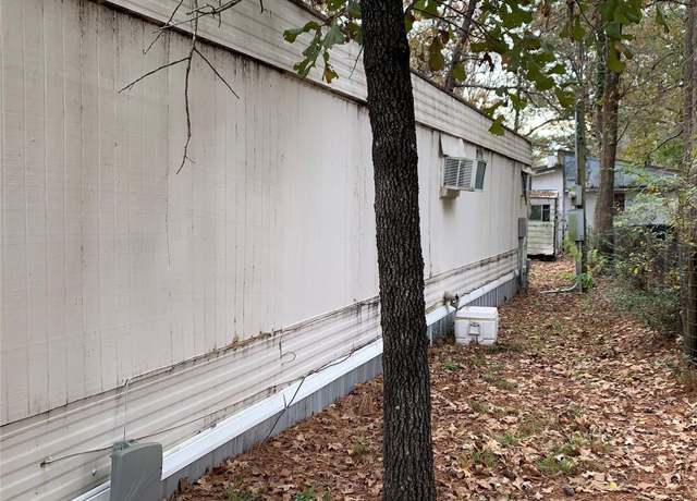 Property at 346 Red Oak, Onalaska, TX 77360, 1 bed, 1 bath
