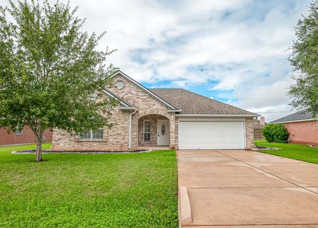 Property at 8705 Rowen Ct, Needville, TX 77461, 3 beds, 2 baths