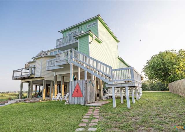 Property at 106 Clement Cv, Port Lavaca, TX 77979, 3 beds, 2 baths