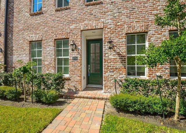 Property at 8754 Park Kolbe Ln, Houston, TX 77080, 2 beds, 2.5 baths