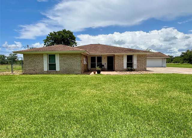 Property at 7610 Avenue L, Santa Fe, TX 77510, 3 beds, 2 baths