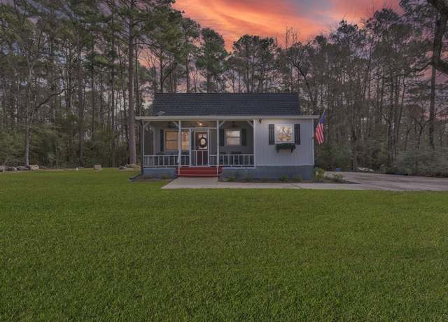 Property at 727 Shoreline Dr Dr, Trinity, TX 75862, 3 beds, 2 baths