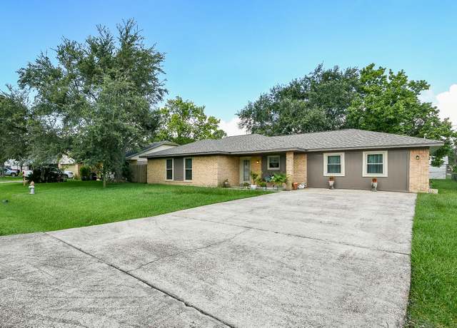 Property at 602 Sharondoah Dr, Highlands, TX 77562, 3 beds, 2 baths