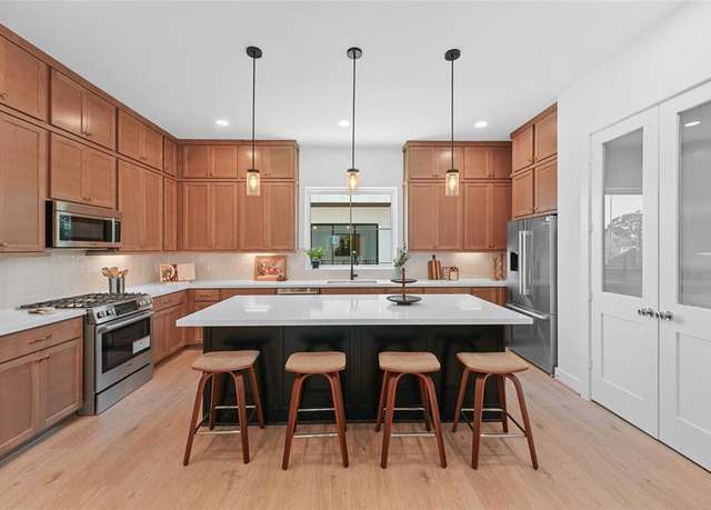 Property at 1503 Vermont St Unit A, Houston, TX 77006, 4 beds, 3.5 baths