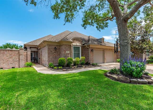 Property at 2424 Wentworth Oaks Ct, League City, TX 77573, 3 beds, 2.5 baths