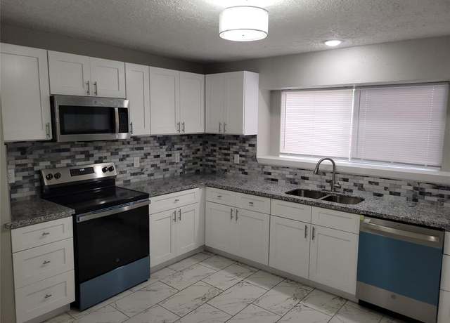 Property at 17603 Huntersglen Cir, Humble, TX 77396, 3 beds, 2 baths