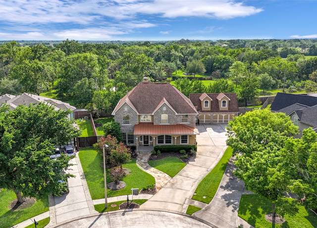 Property at 314 Del Monte Dr, Friendswood, TX 77546, 4 beds, 3.5 baths