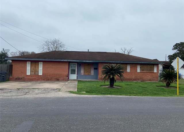 Property at 815 Rugeley St, Bay City, TX 77414, 4 beds, 2 baths