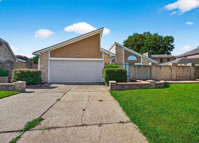 Property at 291 Wood Loop St, Houston, TX 77015, 3 beds, 2 baths