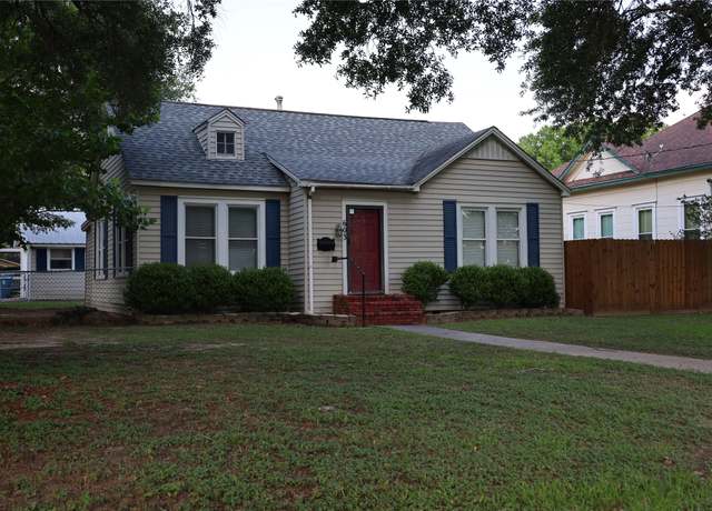 Property at 603 Leon St, Navasota, TX 77868, 2 beds, 1.5 baths