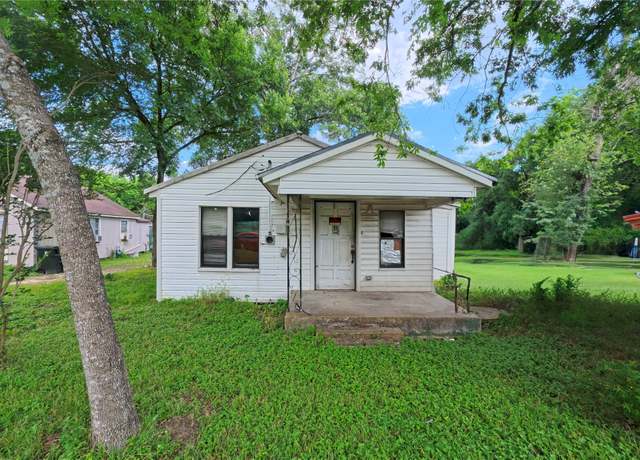 Property at 1203 Boulevard St, Bryan, TX 77803, 2 beds, 2 baths