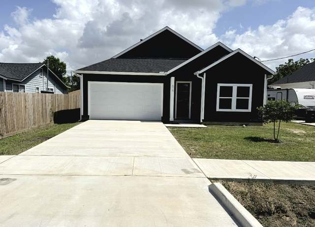 Property at 515 Briarcliff Dr, Houston, TX 77076, 3 beds, 2 baths