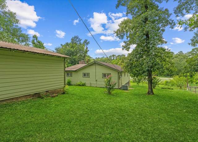 Property at 11104 Quinlan North Lake Dr, Conroe, TX 77303, 3 beds, 1.5 baths