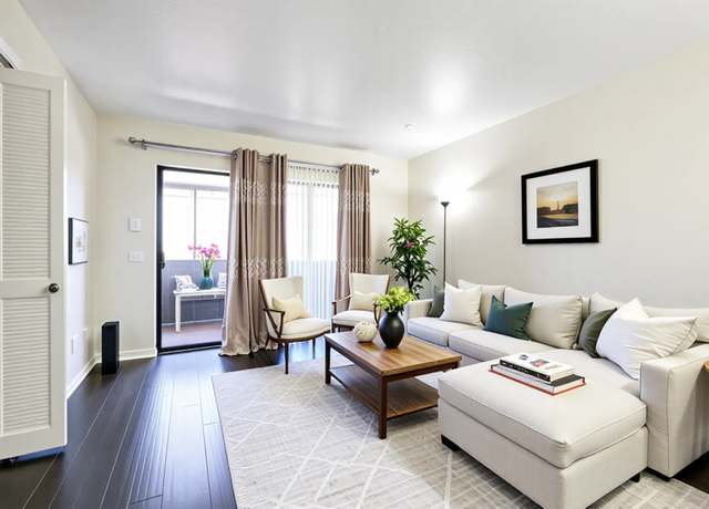 Property at 3035 Walnut Bend Ln #33, Houston, TX 77042, 1 bed, 1 bath