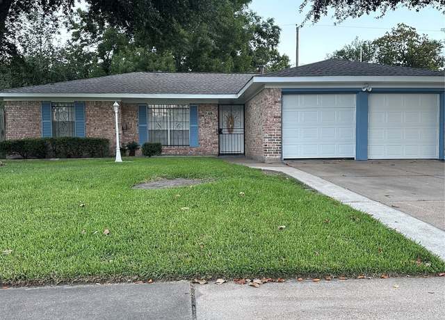 Property at 1307 Rim Rock Dr, Houston, TX 77088, 4 beds, 2 baths