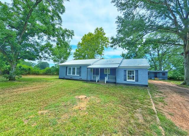 Property at 2501 East Houston Ave, Crockett, TX 75835, 2 beds, 1 bath