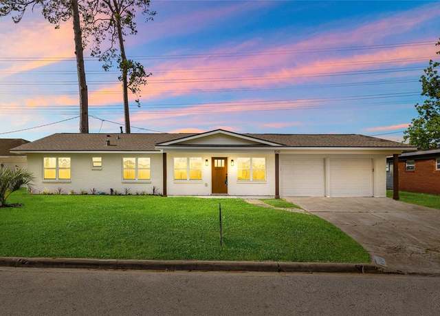 Property at 1041 Gardendale Dr, Houston, TX 77018, 3 beds, 1.5 baths