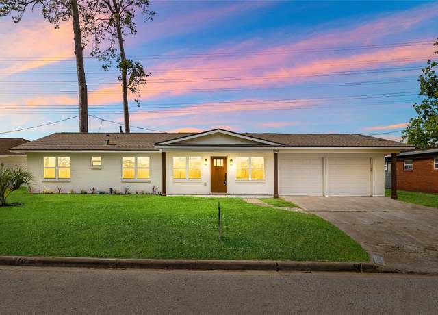 Property at 1041 Gardendale Dr, Houston, TX 77018, 3 beds, 1.5 baths