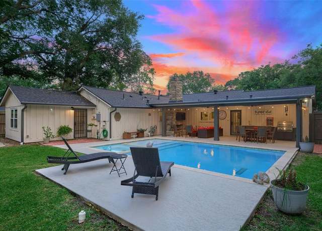 Property at 5526 Lincrest Ln, Houston, TX 77056, 3 beds, 2.5 baths
