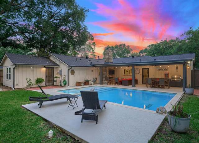 Property at 5526 Lincrest Ln, Houston, TX 77056, 3 beds, 2.5 baths