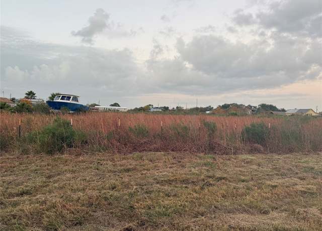 Property at 648 17th St, San Leon, TX 77539