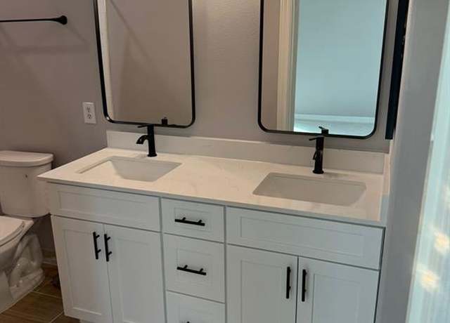 Property at 10366 Panther Point Dr, Houston, TX 77099, 3 beds, 2.5 baths