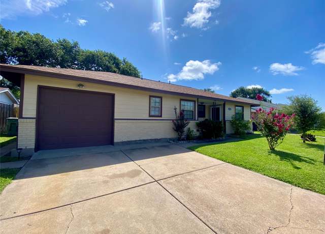 Property at 2512 Pine St, Galveston, TX 77551, 4 beds, 2 baths