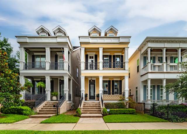 Property at 326 W 24th St, Houston, TX 77008, 3 beds, 3.5 baths