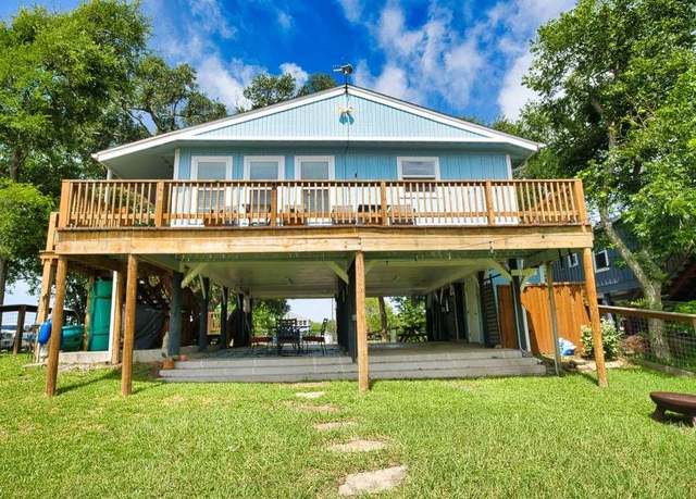 Property at 1045 Private Road 652, Sargent, TX 77414, 3 beds, 1 bath