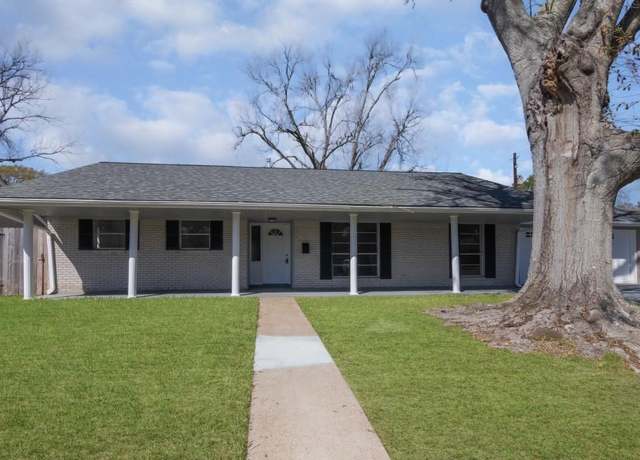 Property at 2106 French Pl, Baytown, TX 77520, 3 beds, 2 baths