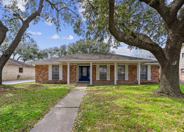 Property at 7619 Green Lawn Dr, Houston, TX 77088, 3 beds, 2 baths