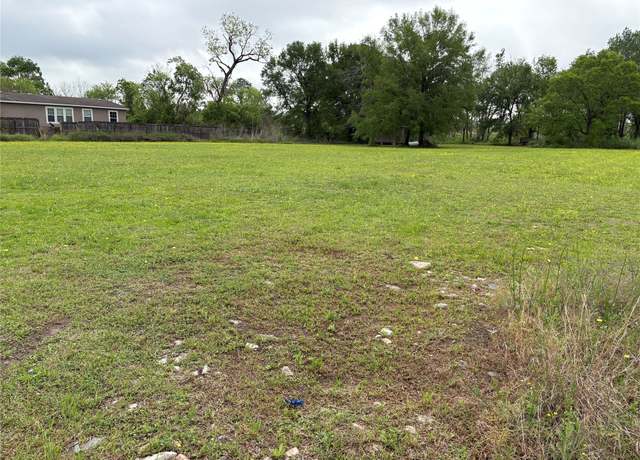 Property at 330 Victoria Dr, Houston, TX 77022