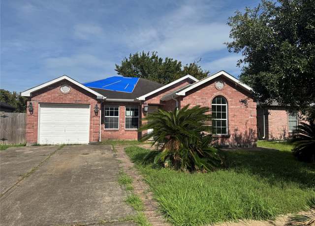 Property at 5518 Rio Ramos St, Rosharon, TX 77583, 4 beds, 2 baths