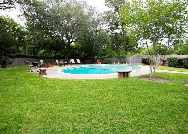 Property at 48 Bayou Pointe Dr, Houston, TX 77063, 3 beds, 2.5 baths