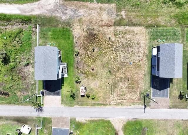 Property at 1056 Caplen St, Gilchrist, TX 77617