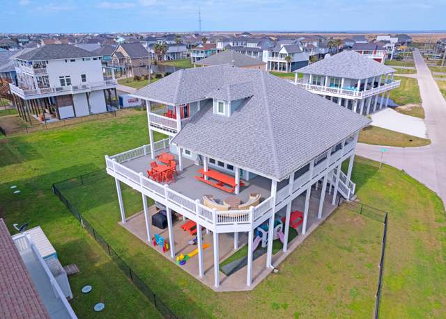 Property at 2640 Breaker Dr, Crystal Beach, TX 77650, 4 beds, 2 baths