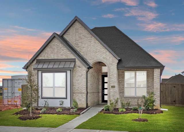 Property at 11822 North Pavillion Dr, Mont Belvieu, TX 77523, 3 beds, 2 baths