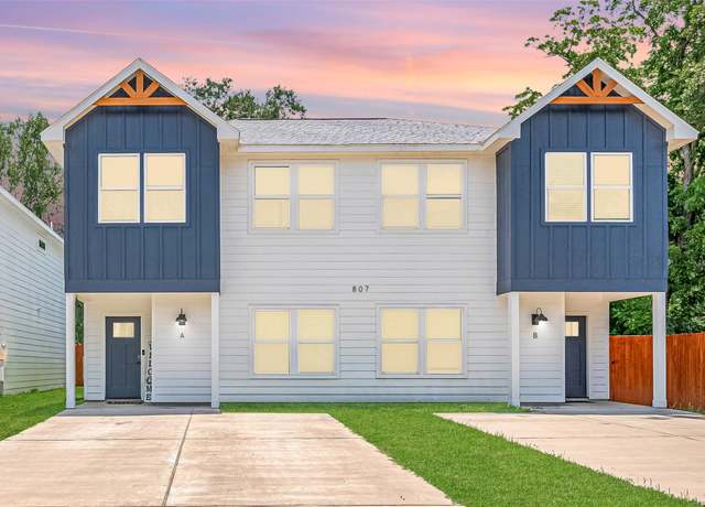 Property at 807 Avenue J Pl, Conroe, TX 77301, 3 beds, 2 baths