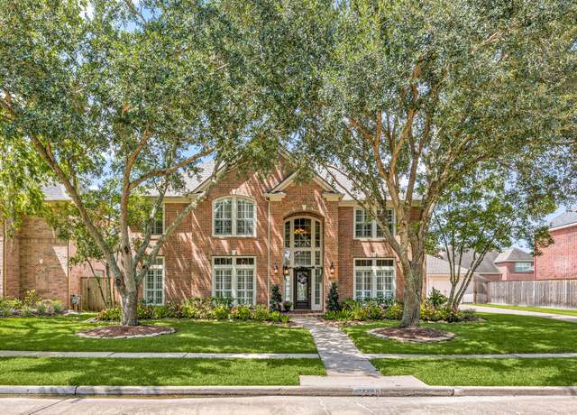 Property at 7926 Chianti Ct, Sugar Land, TX 77479, 5 beds, 4 baths