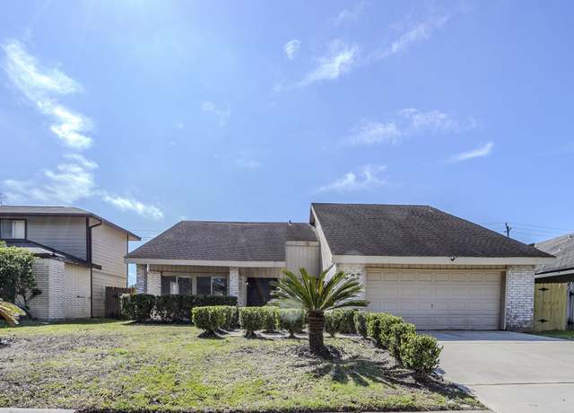 Property at 7627 Secretariat Ln, Houston, TX 77071, 4 beds, 3 baths