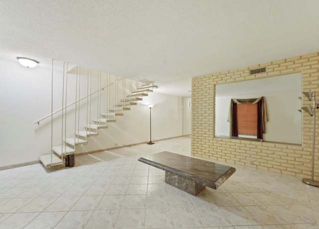 Property at 2503 Mccue Rd #5, Houston, TX 77056, 2 beds, 1.5 baths