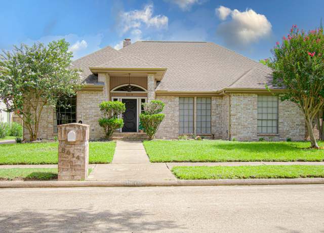 Property at 8014 N Circle Dr, Houston, TX 77071, 4 beds, 2 baths