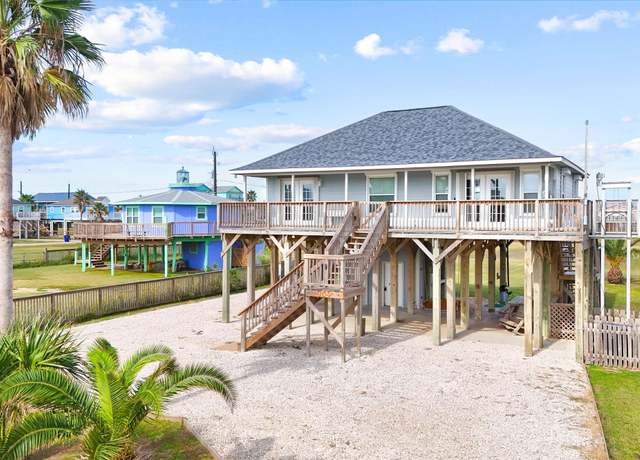 Property at 904 Surf Dr, Surfside Beach, TX 77541, 3 beds, 2 baths