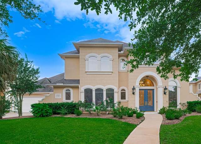 Property at 22 Berenger Pl, Sugar Land, TX 77479, 4 beds, 4.5 baths