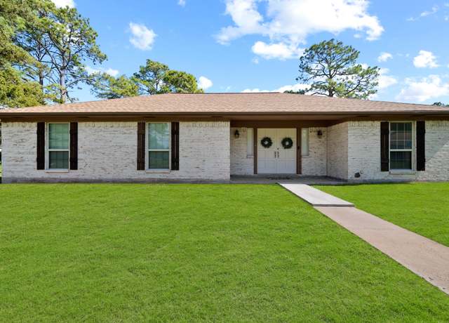 Property at 12202 Marion Ln, Dickinson, TX 77539, 3 beds, 2 baths