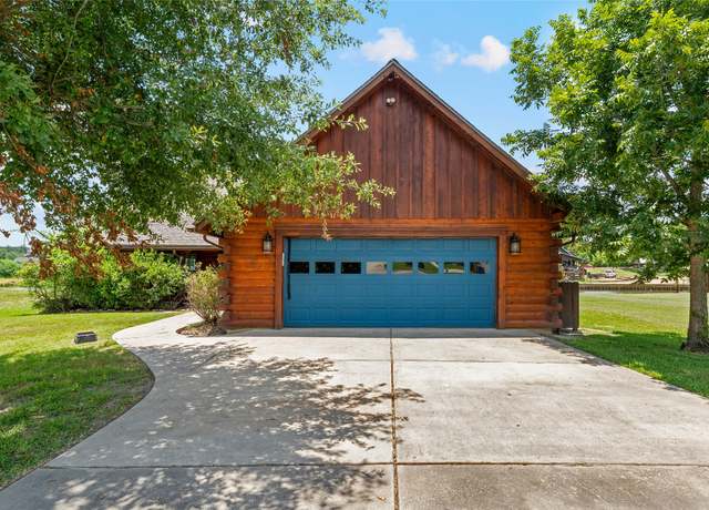 Property at 42 Wildwood Lake Dr, Huntsville, TX 77340, 3 beds, 2 baths